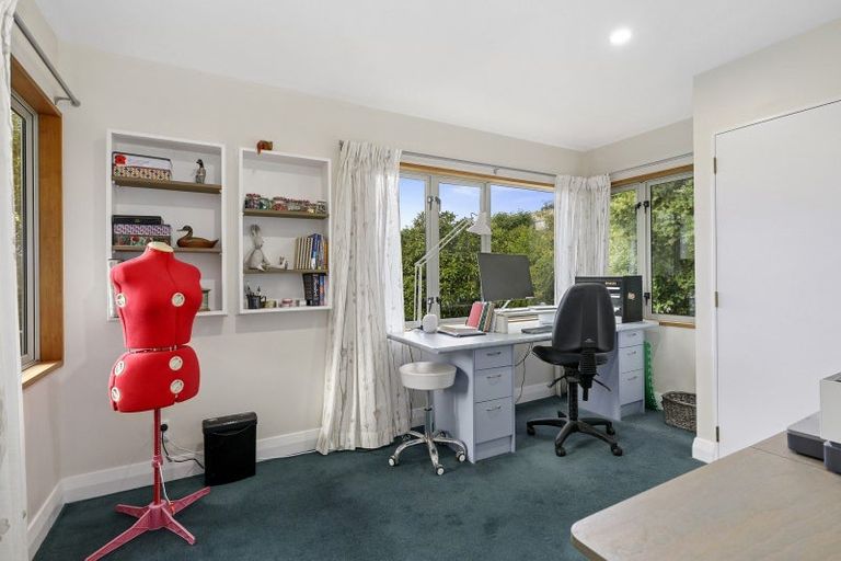 Photo of property in 12-12a Maungaraki Road, Korokoro, Lower Hutt, 5012