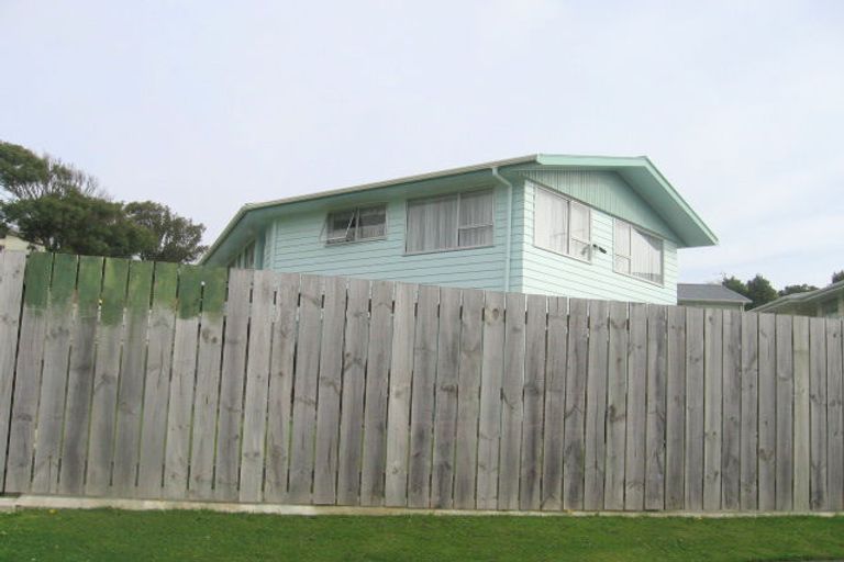 Photo of property in 43 Beaumaris Crescent, Ascot Park, Porirua, 5024