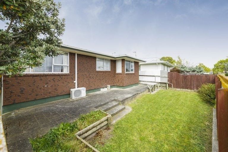 Photo of property in 16 Purdie Place, Milson, Palmerston North, 4414