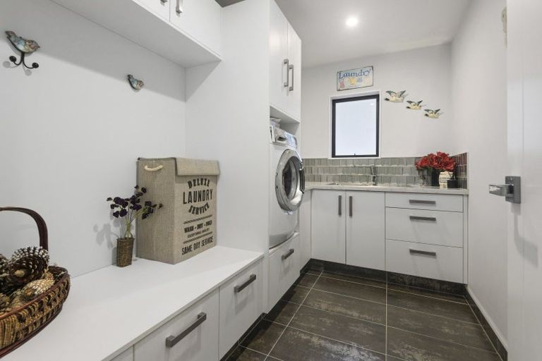 Photo of property in 42 Glade Park Lane, Shannon, Palmerston North, 4474