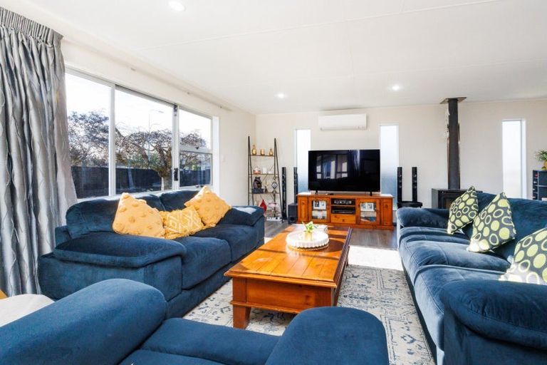 Photo of property in 28 Cascade Crescent, Westbrook, Palmerston North, 4412