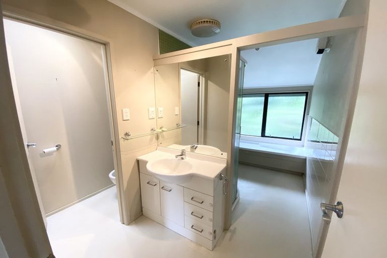 Photo of property in 43 Rosecamp Road, Beach Haven, Auckland, 0626