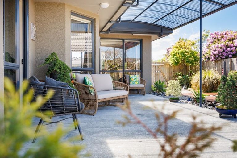 Photo of property in 4 Meridian Grove, Kelvin Grove, Palmerston North, 4414