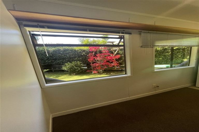 Photo of property in 2/5 Highlight Parade, Te Atatu South, Auckland, 0610