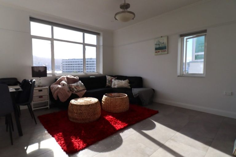 Photo of property in Fountain Court, 1/48 Oriental Parade, Oriental Bay, Wellington, 6011
