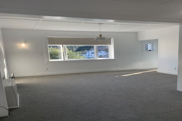 Photo of property in 70 Cutfield Road, New Plymouth, 4310