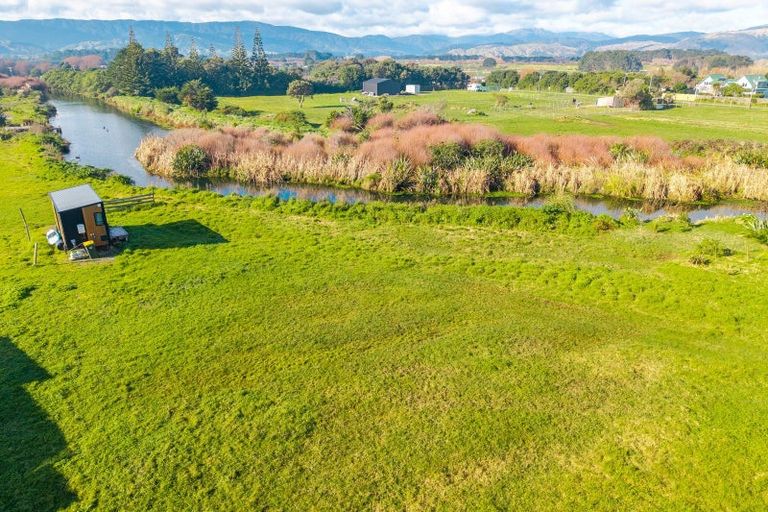 Photo of property in 34 Kapiti Lane, Otaki Beach, Otaki, 5512