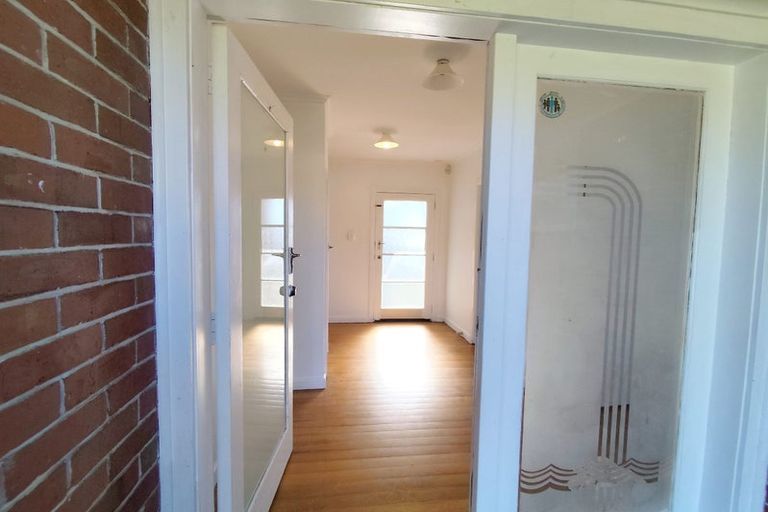 Photo of property in 26 Larnoch Road, Henderson, Auckland, 0610