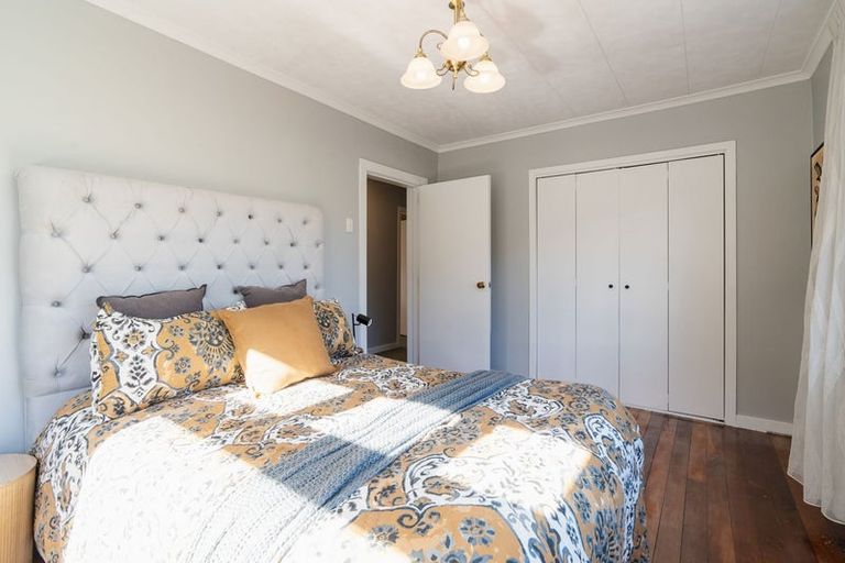 Photo of property in 4 Waldron Crescent, Green Island, Dunedin, 9018