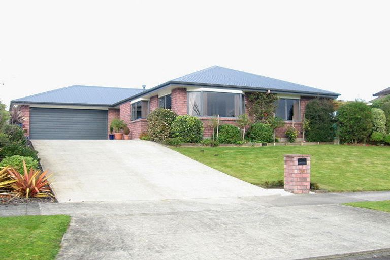 Photo of property in 26 Greenwood Place, Fitzherbert, Palmerston North, 4410