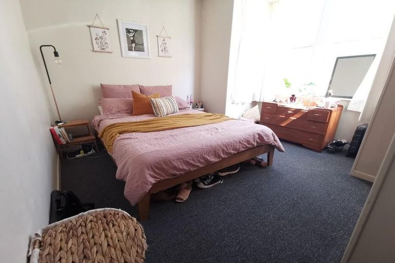 Photo of property in 71 Pirie Street, Mount Victoria, Wellington, 6011