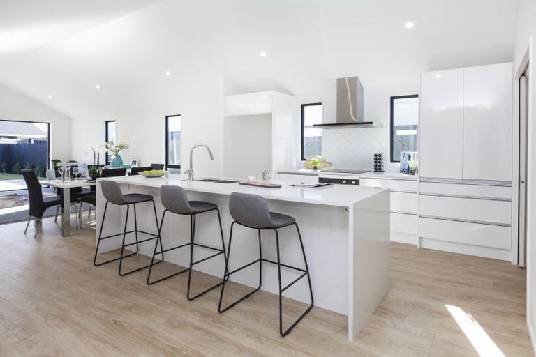 Photo of property in 94 Sarabande Avenue, Redwood, Christchurch, 8051