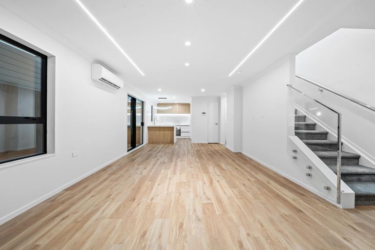 Photo of property in 29c Hywell Place, Manurewa, Auckland, 2102