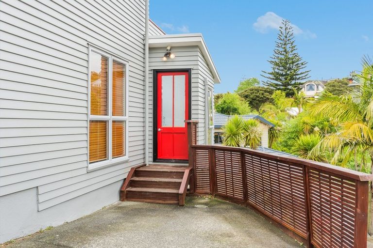 Photo of property in 34 Kiteroa Terrace, Rothesay Bay, Auckland, 0630