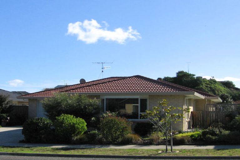 Photo of property in 63 Weggery Drive, Waikanae Beach, Waikanae, 5036