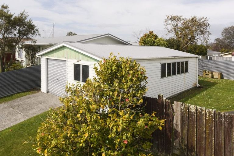 Photo of property in 10 Jupiter Street, Milson, Palmerston North, 4414