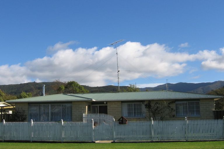 Photo of property in 24 Lyon Street, Featherston, 5710