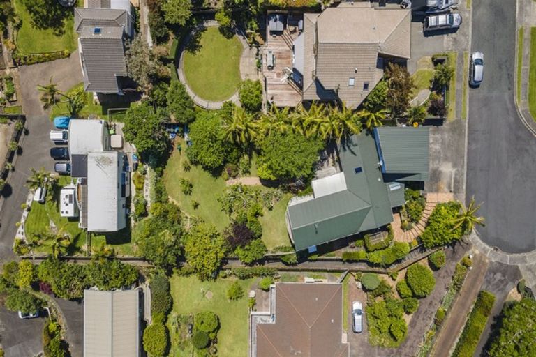 Photo of property in 22 Kathy Terrace, Stanmore Bay, Whangaparaoa, 0932