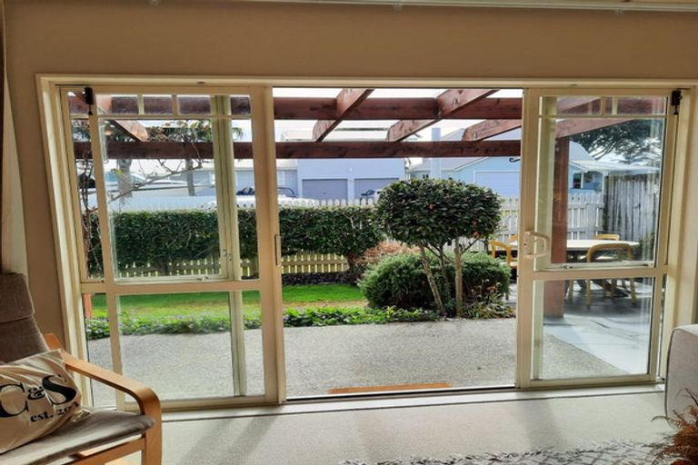 Photo of property in 22 Torkar Road, Clarks Beach, 2122