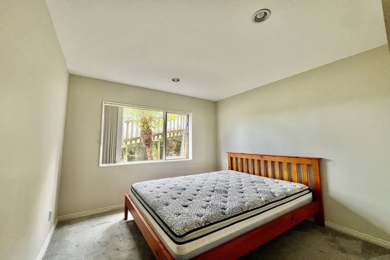 Photo of property in 76 Laurel Oak Drive, Schnapper Rock, Auckland, 0632