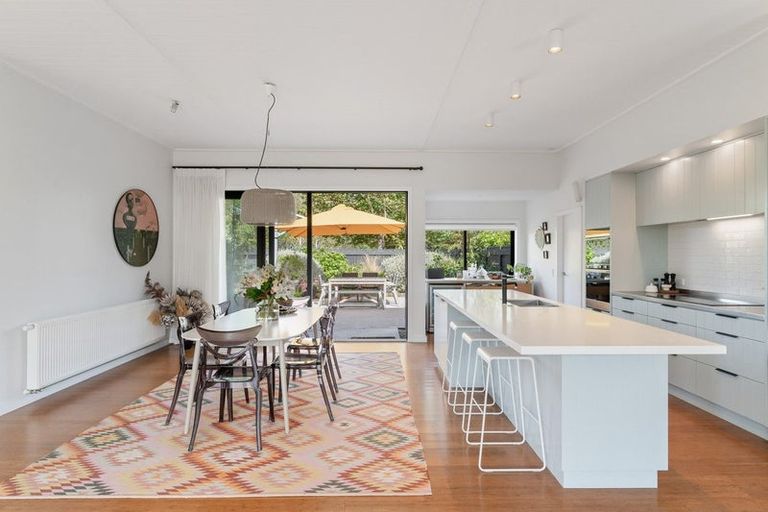 Photo of property in 7 Fairway Drive, Martinborough, 5711