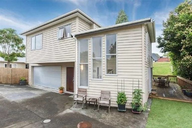 Photo of property in 121a Bruce Road, Glenfield, Auckland, 0629