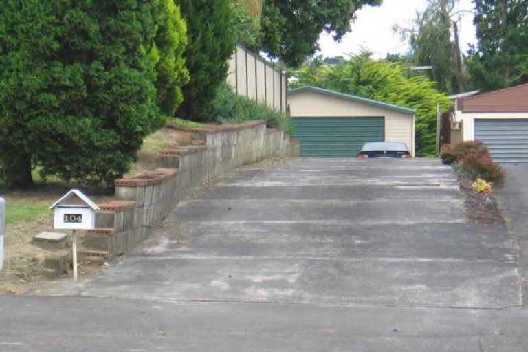 Photo of property in 104 Gossamer Drive, Pakuranga Heights, Auckland, 2010