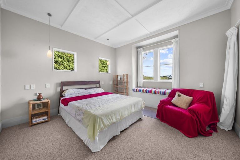 Photo of property in 190 Regent Street, Martinborough, 5711