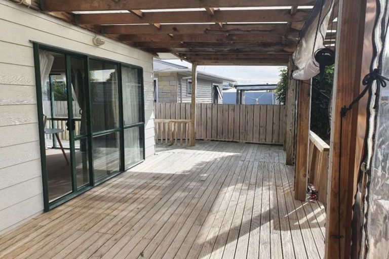 Photo of property in 3a Mawney Road, Henderson, Auckland, 0610