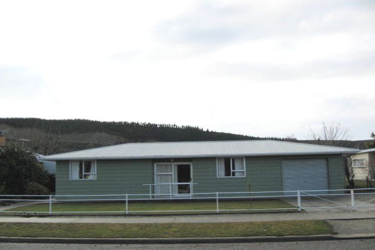 Photo of property in 16 Blyth Street, Clyde, 9330