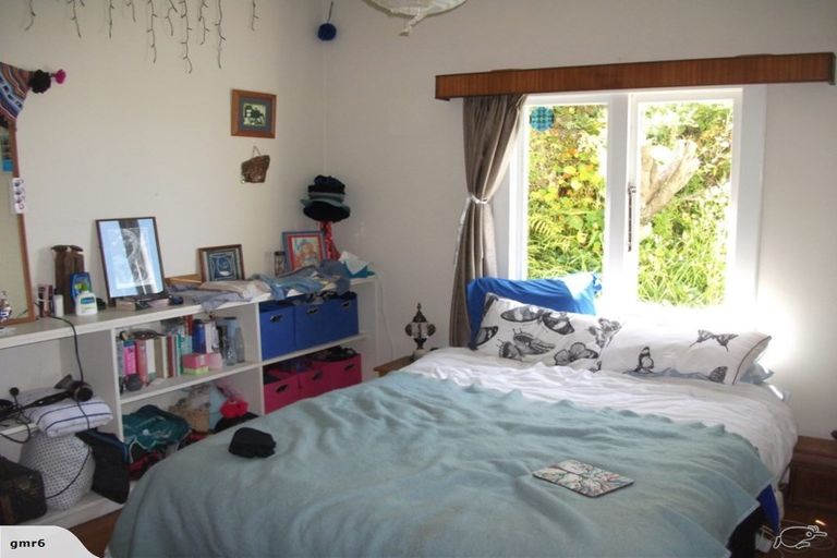 Photo of property in 6 Thorby Street, Northland, Wellington, 6012