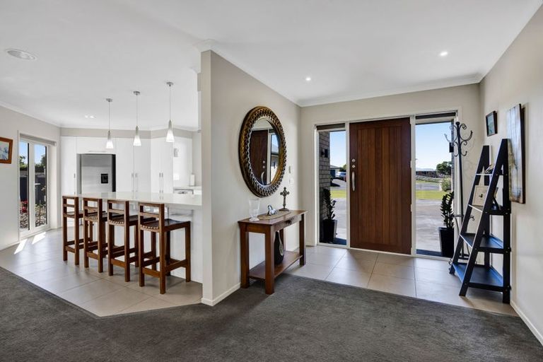 Photo of property in 1 Elizabeth Grove, Stratford, 4332