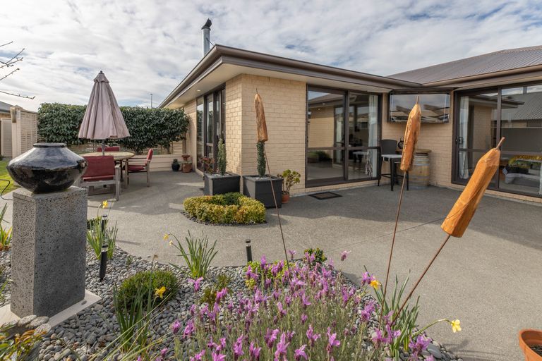 Photo of property in 6 Pemberton Drive, Amberley, 7410