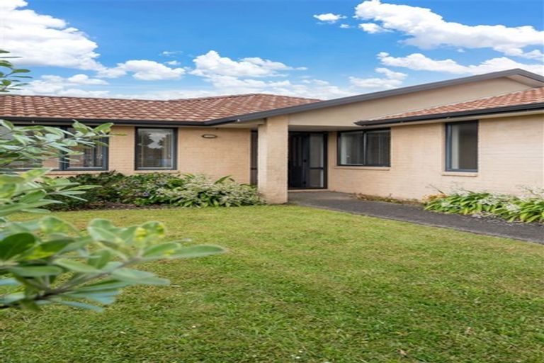 Photo of property in 96 Redcastle Drive, East Tamaki, Auckland, 2013