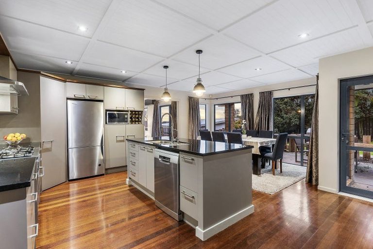 Photo of property in 47 Kittiwake Drive, Schnapper Rock, Auckland, 0632