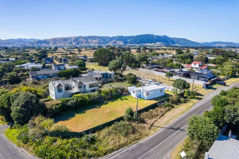 Photo of property in 345 Te Horo Beach Road, Te Horo Beach, Otaki, 5581