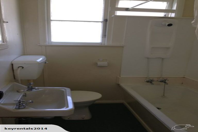 Photo of property in 78-80 Strand Crescent, Naenae, Lower Hutt, 5011