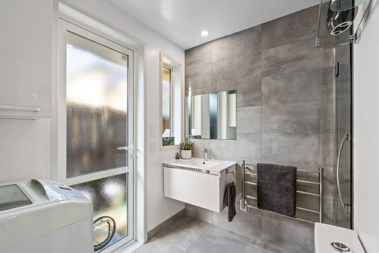 Photo of property in 183a Birkdale Road, Birkdale, Auckland, 0626