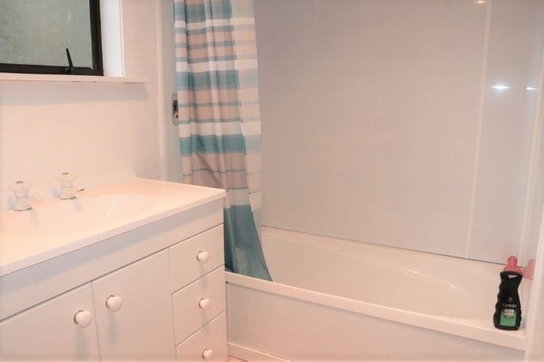 Photo of property in 2/54 Pooks Road, Ranui, Auckland, 0612