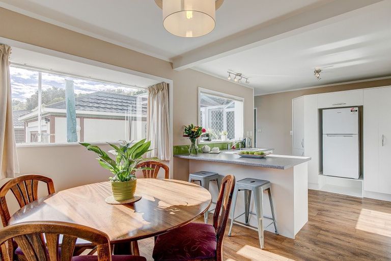 Photo of property in 17 Mclellan Street, Tawa, Wellington, 5028