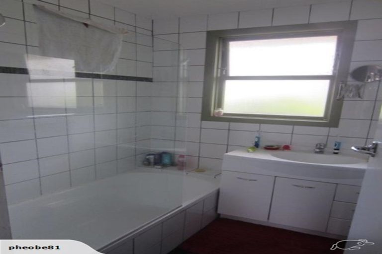 Photo of property in 26 Jane Grove, Paparangi, Wellington, 6037