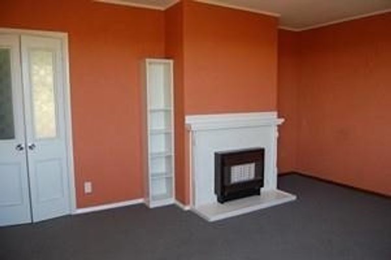 Photo of property in 2/117 Frankley Road, Frankleigh Park, New Plymouth, 4310