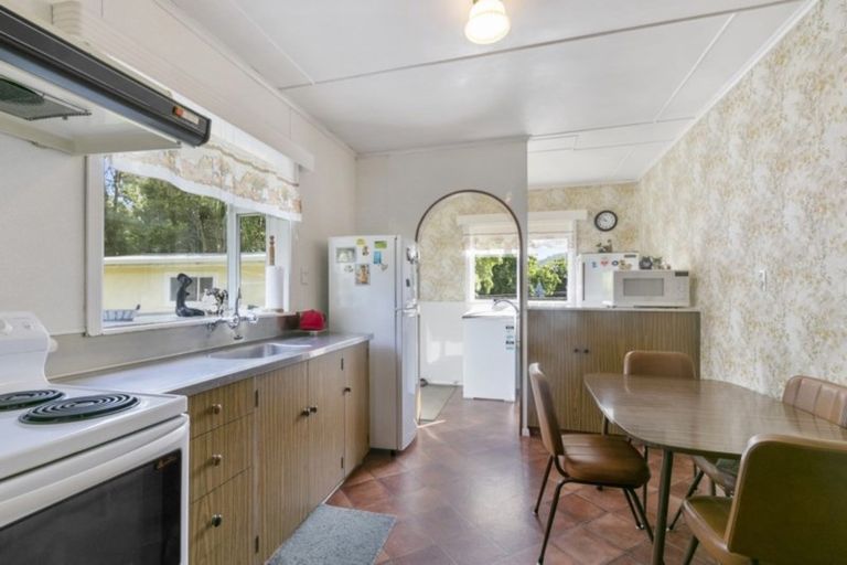 Photo of property in 34 Peel Place, Wainuiomata, Lower Hutt, 5014