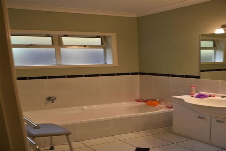 Photo of property in 8 Victoria Street, Cambridge, 3434