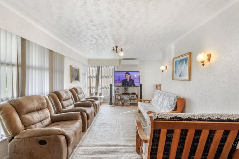 Photo of property in 43 Mckean Avenue, Manurewa, Auckland, 2102