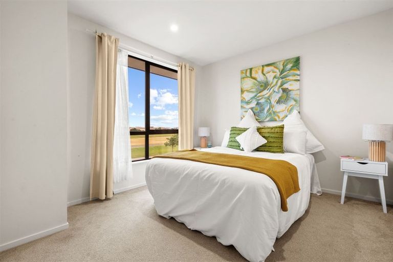 Photo of property in 25 Walsh Road, Papakura, 2110