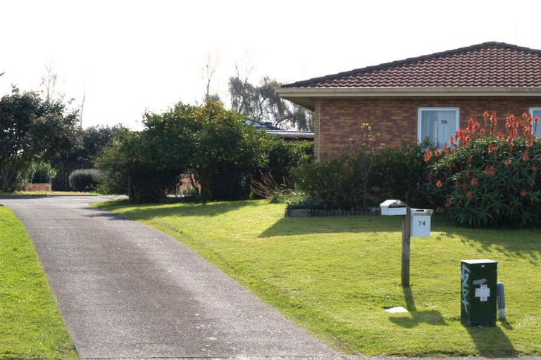 Photo of property in 74 Cottingham Crescent, Mangere East, Auckland, 2024