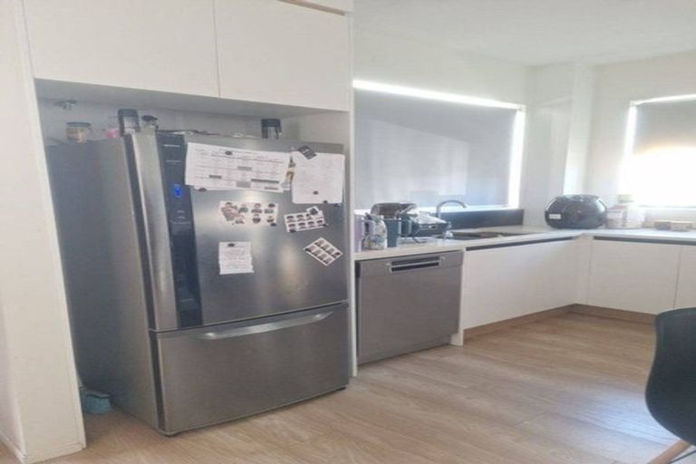 Photo of property in 4/4 Edgerton Road, Te Atatu Peninsula, Auckland, 0610