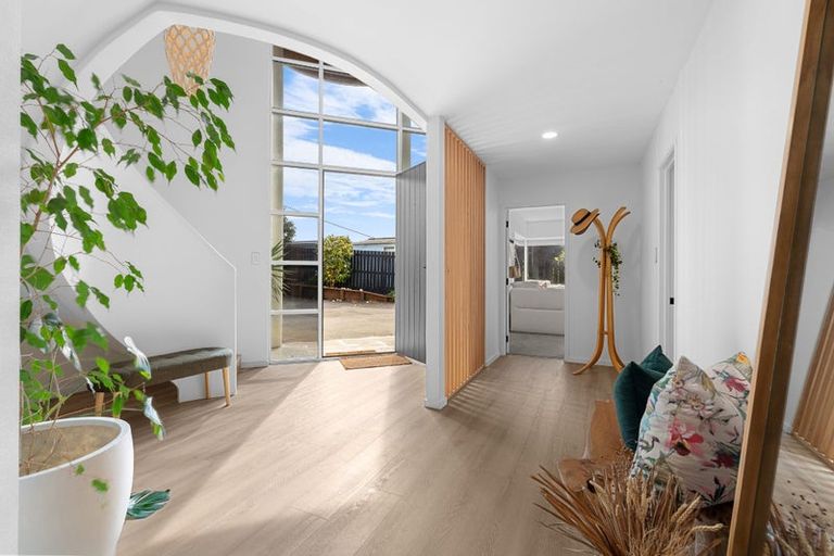 Photo of property in 95 Tiri Road, Tindalls Beach, Whangaparaoa, 0930