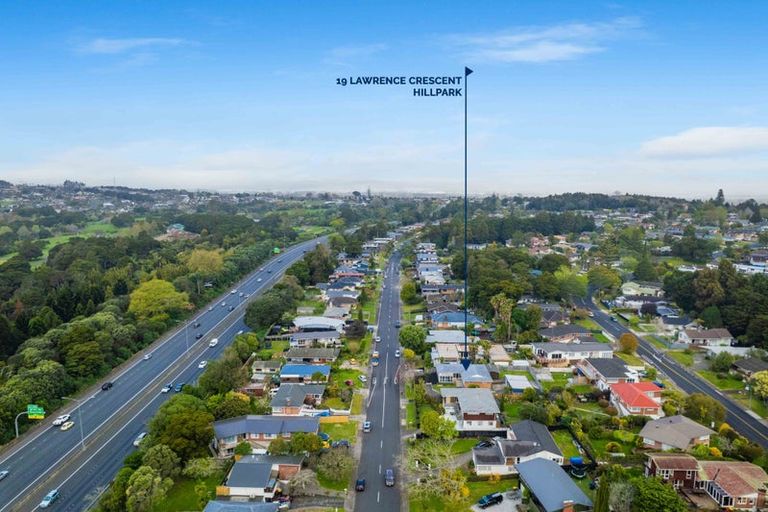 Photo of property in 19 Lawrence Crescent, Hillpark, Auckland, 2102